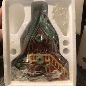 Department 56 Holiday - North Pole series Santa’s rooming house Department 56 Holiday - North Pole series Santa’s rooming house
